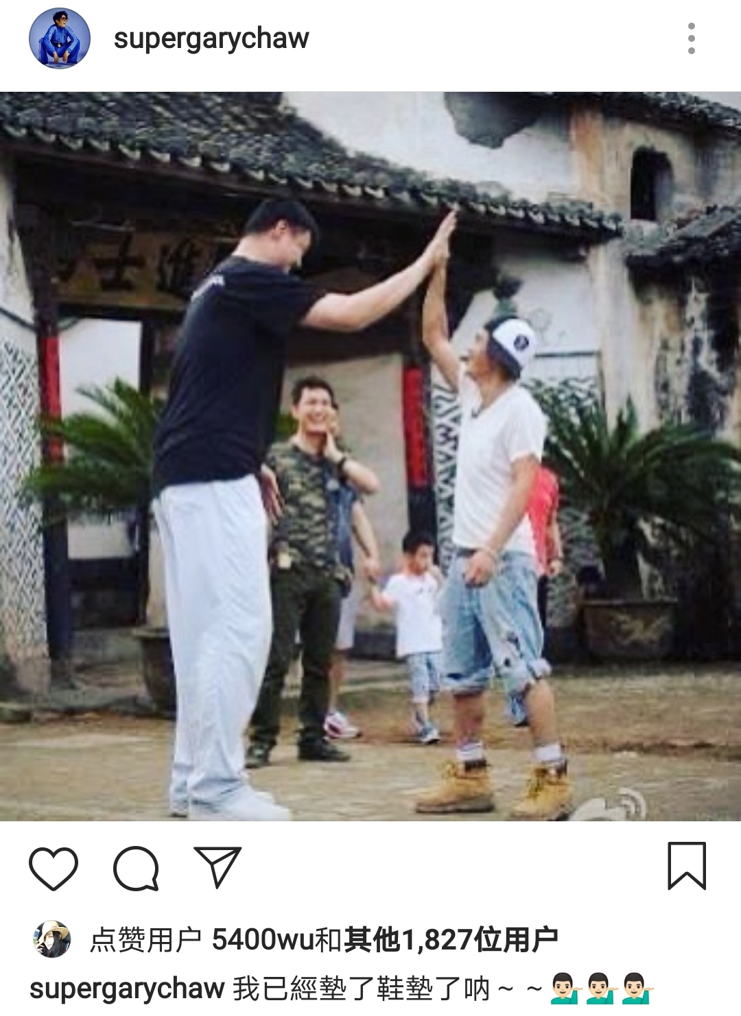 曹格10歲女兒亭亭玉立，與爸爸同框像情侶，被讚漫畫腿出眾