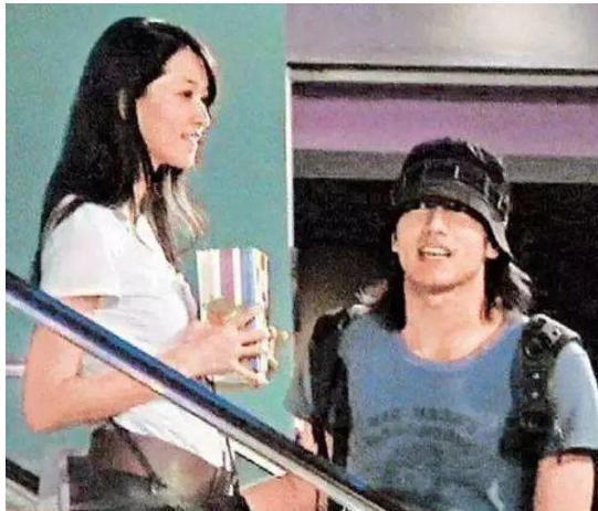 黑泽志玲：远嫁日本后遭著名导演辱骂，仅一年曝婚后无子被嫌弃？