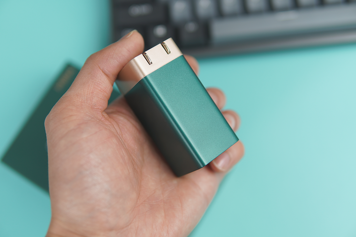 出门，一个充电器就够了——米物甄妙65W氮化镓充电器