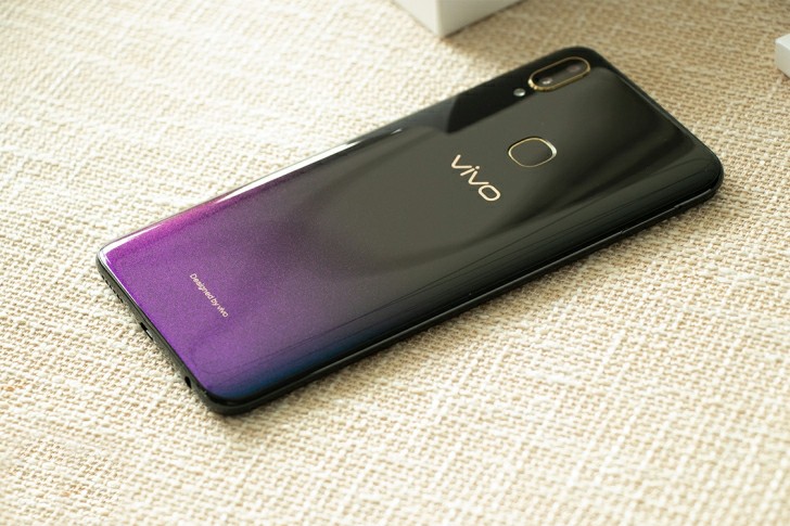 全新千元手机性价比高排名，小米手机没缘第一，vivo2款手机上入选！