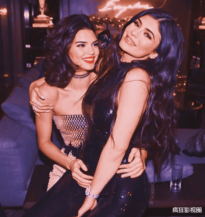 美国顶级名媛的奢侈生活什么样？别墅养宠物、