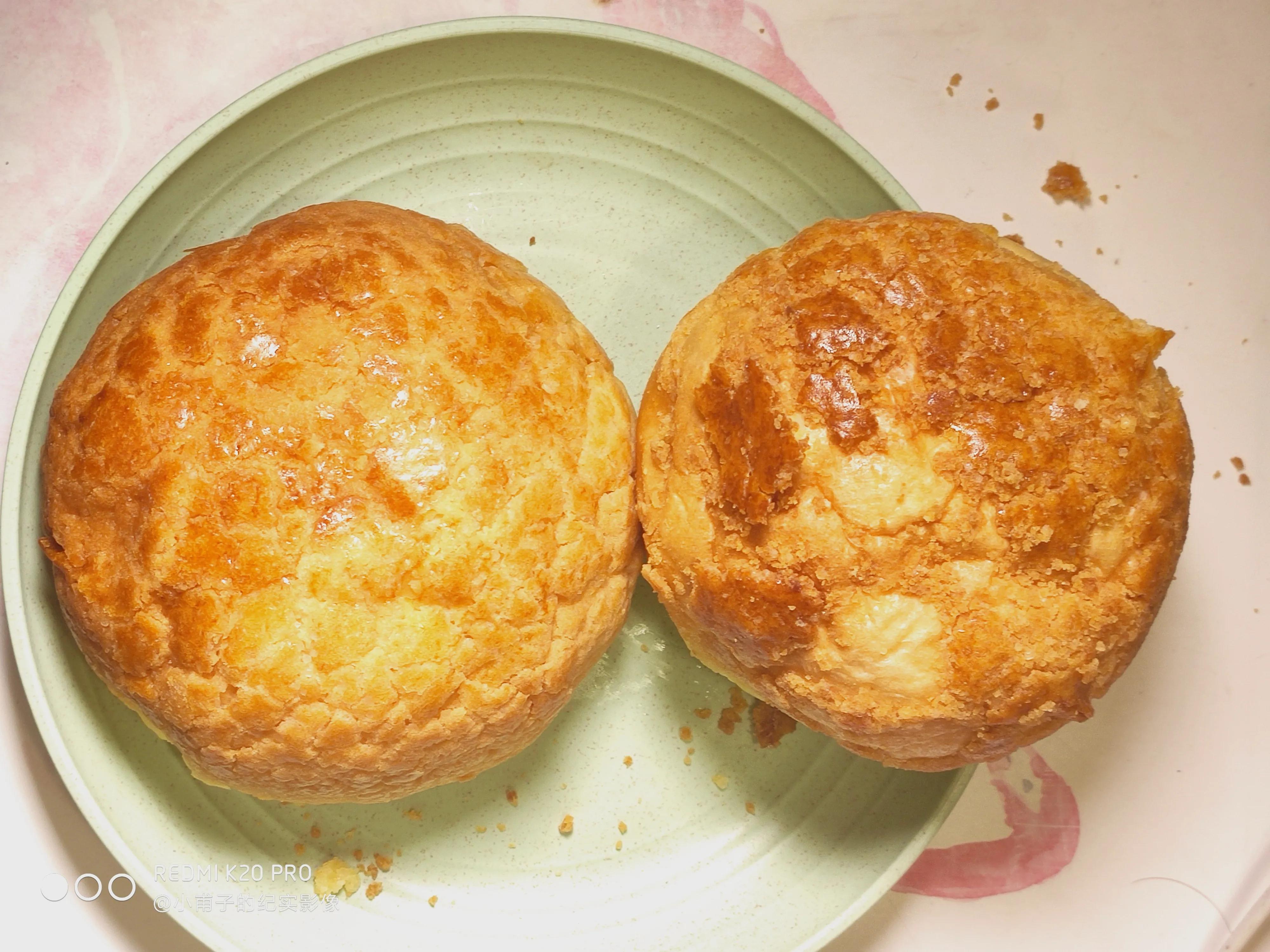 4 yuan 1 pineapple bun vs 5 yuan 3 pineapple buns, which one is