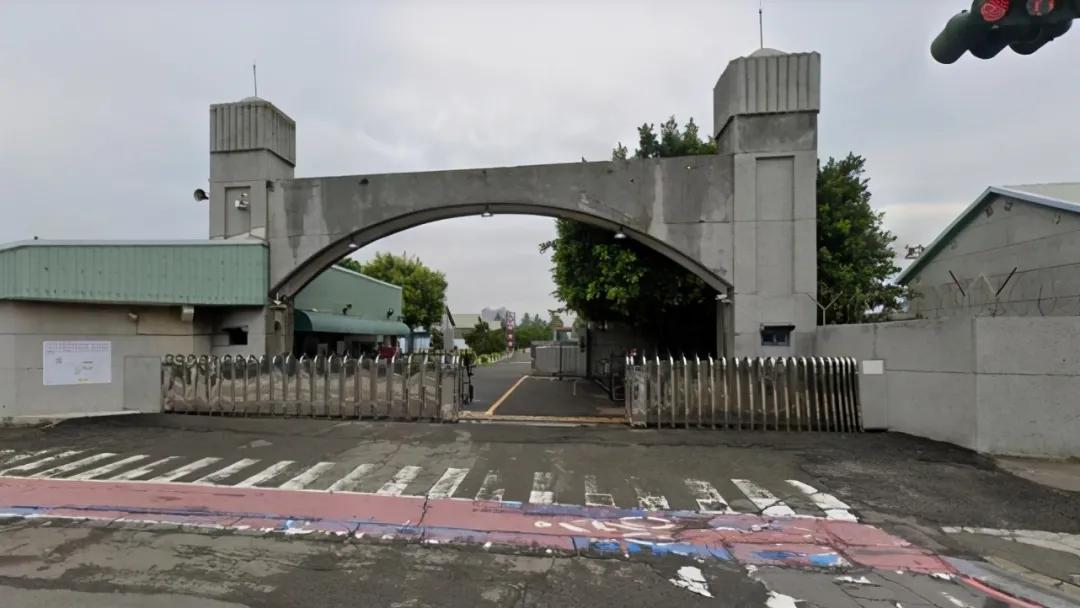 台导弹工厂闪燃，美F-16坠毁飞行员下落不明，俄伊尔-80意外失窃