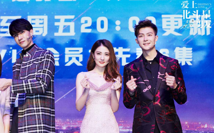 张铭恩发文回应，单身状态遭质疑，网友“一句