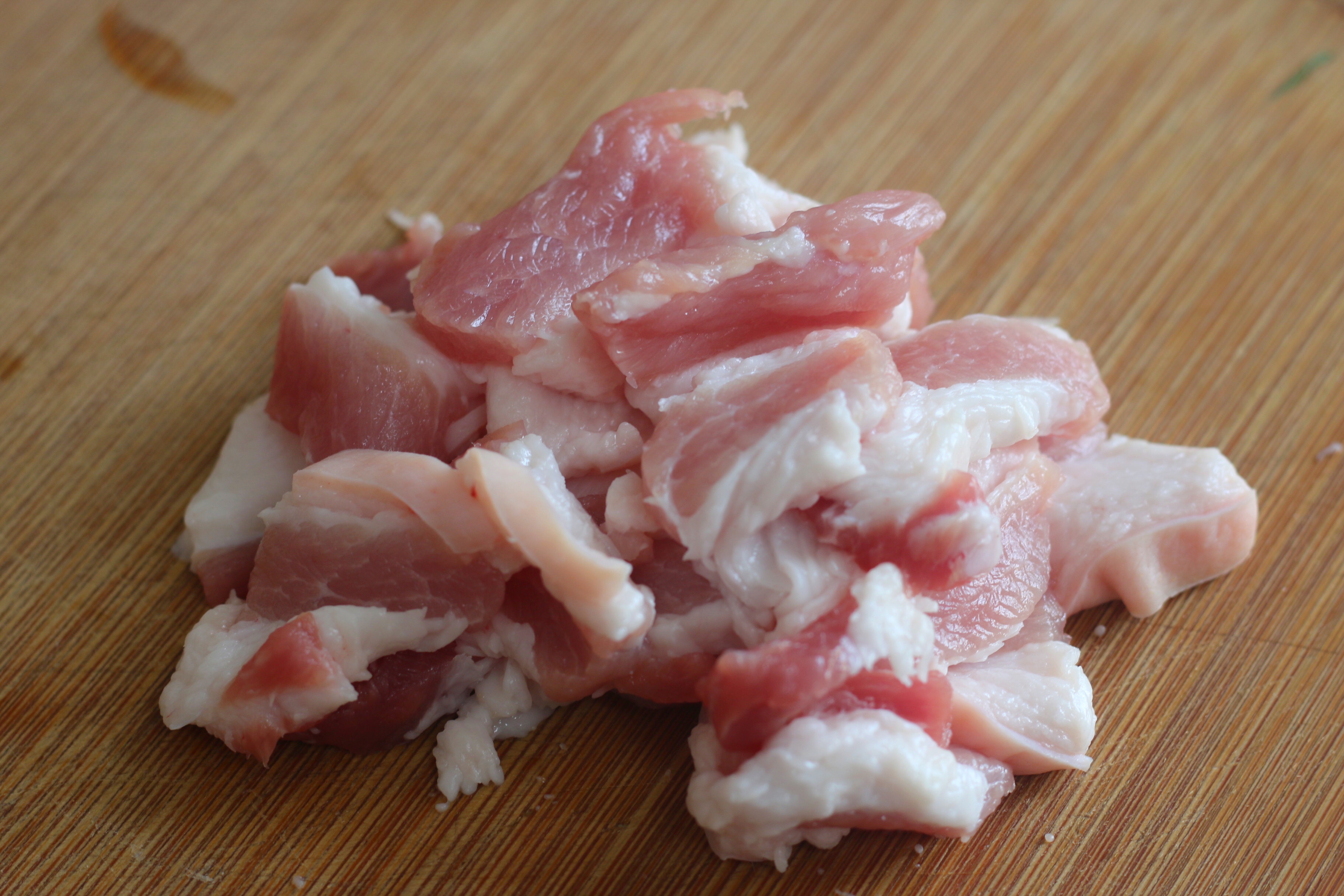 炒麵時，麵條先蒸再炒，根根分明，好吃入味，味道不比飯店差