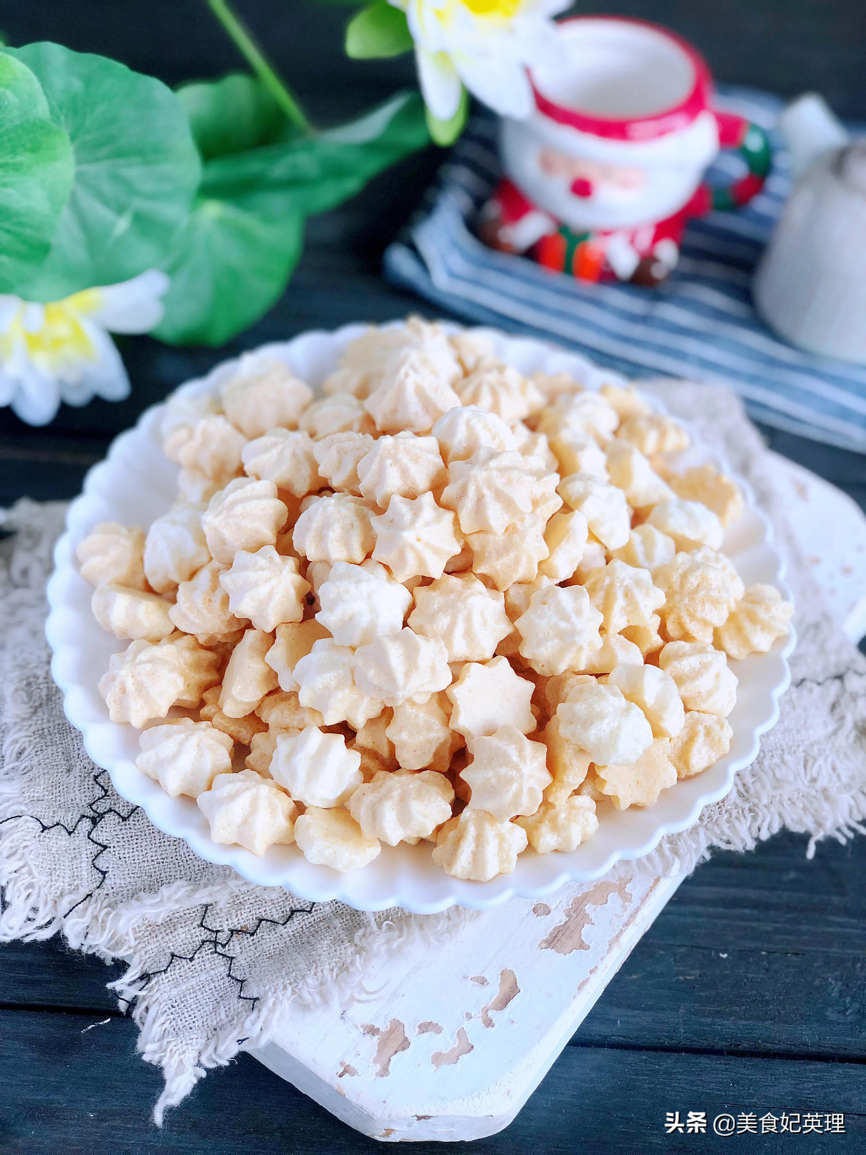 用蛋清做小零食简直太香了，两个蛋清做一堆！入口即化宝宝超喜欢