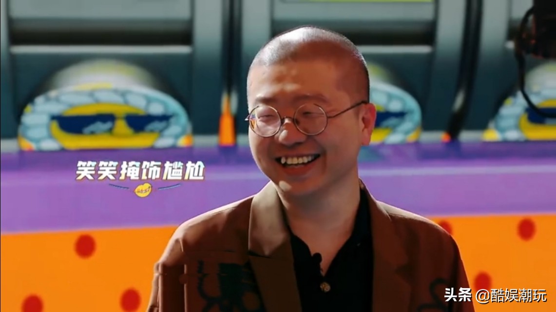 《笑起来真好看》首播翻车，全程尬笑被吐槽，沈腾李诞都拯救不了