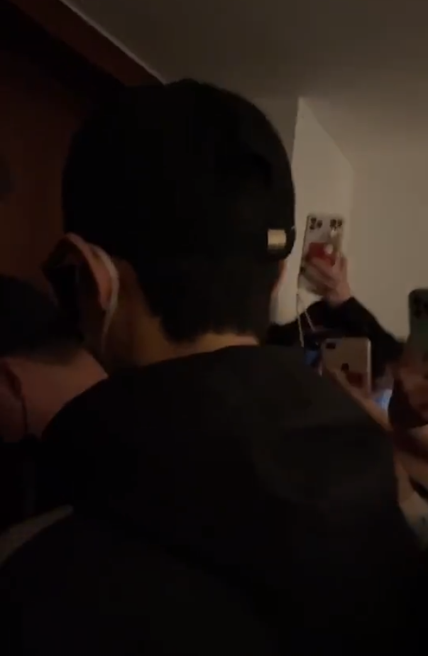 The fact that resemble battle is miserable! Knock off by bastard block up in hotel room entrance, the password returns doubt to be like be pressed to enter by chaos do not go