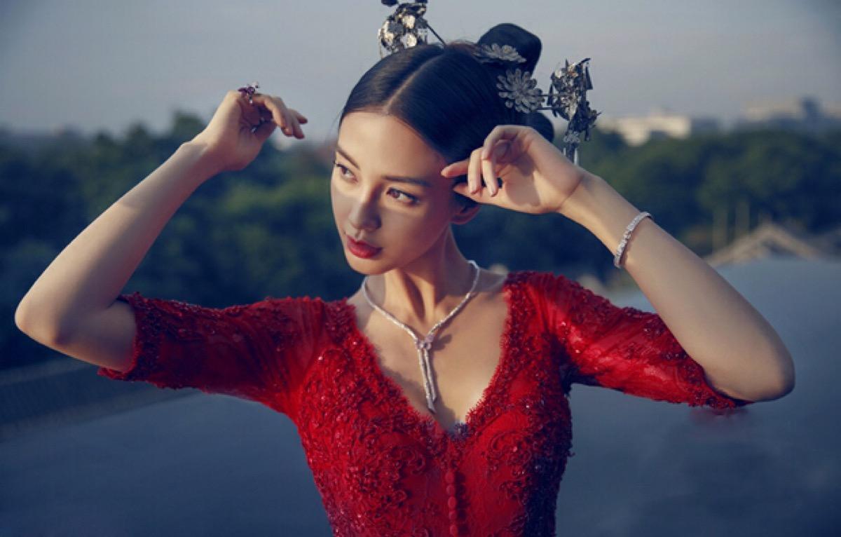 商业互吹？章子怡赞baby演技好，杨颖表示谦虚：我继续努力