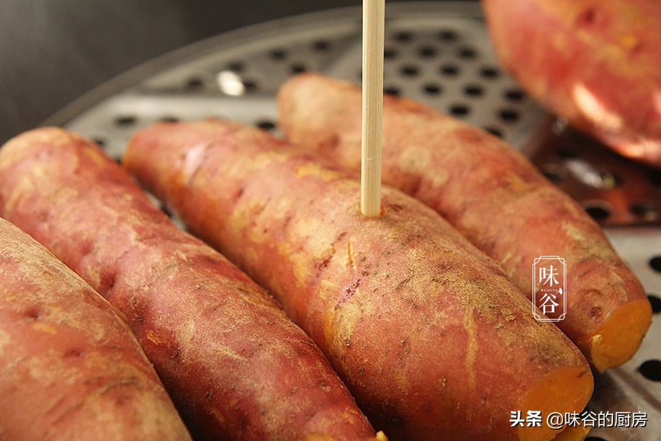 蒸紅薯時，不要直接上鍋蒸，牢記4點技巧，紅薯熟得快，更香甜