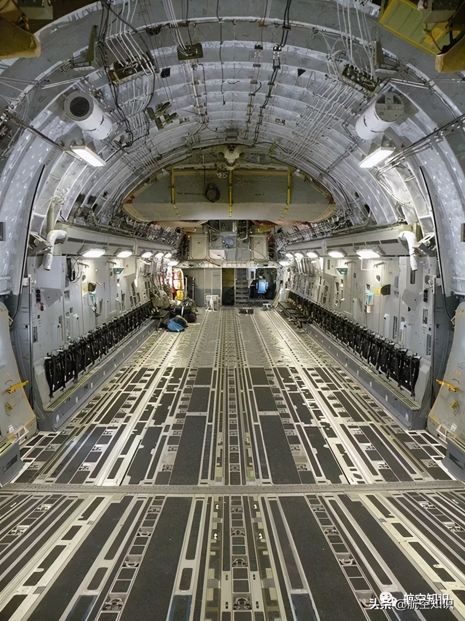 ��-20 vs. C-17��������������ʵ��ò������