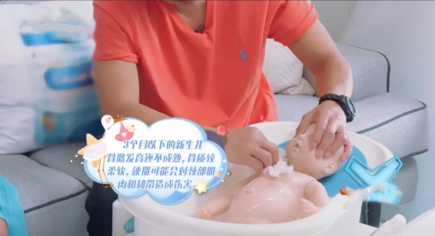 陳小春奶爸模擬考試，脫不下娃娃和尚服說別生了，應采兒說太遲了