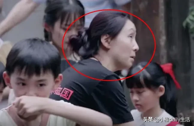 徐峥老婆不化妆长什么样？小陶虹纯素颜曝光：再也不信“冻龄”了