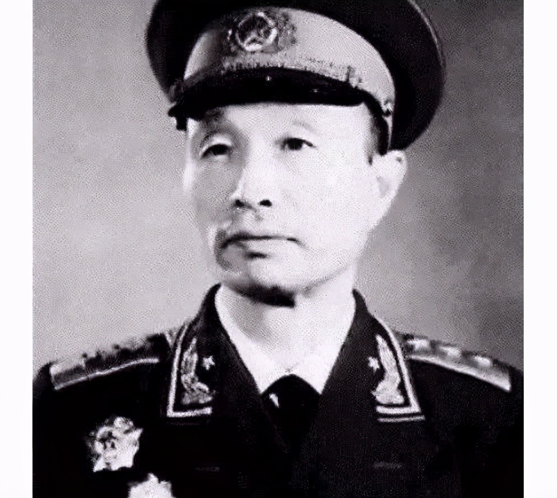 他是1963年晋升的三名少将之一，在原子弹研制中发挥重要作用