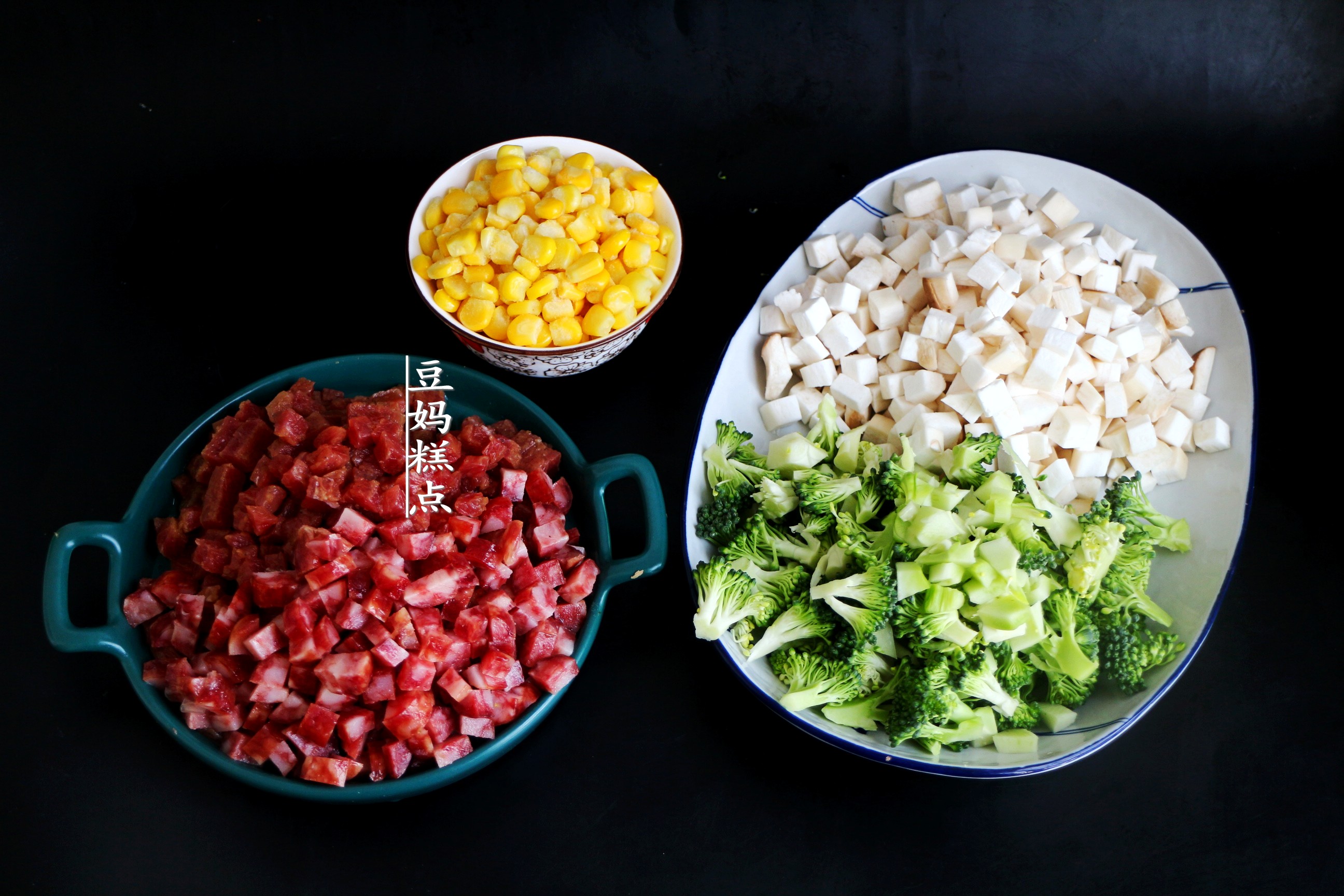 懶得做飯，就這樣燜一鍋好了，有菜有飯適合全家老小