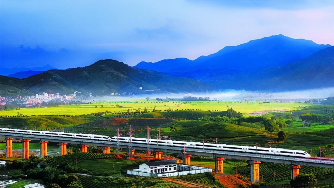 高鐵如何調頭？與歐美相比，中國高鐵的掉頭方式有何不同？