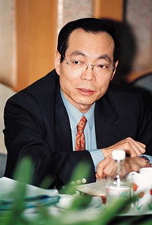 51岁的许晴，像是活在自己世界里的公主，不管别人如何谩骂恶评