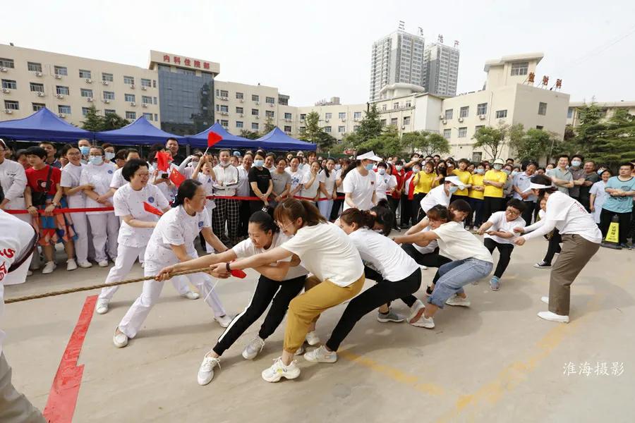 三原县医院庆祝“5.12”国际护士节拔河比赛