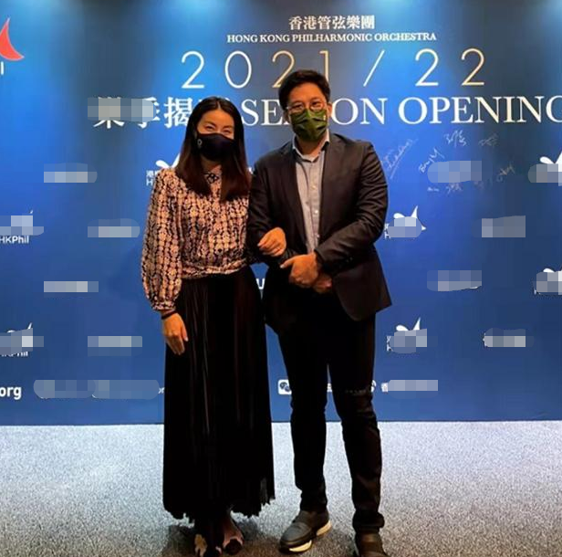 郭晶晶为婆婆庆生表感谢！打扮精致气质不俗，两人亲密合影似姐妹