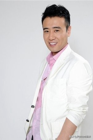 著名演员于和伟 他的老婆宋林静 看他们甜蜜样子