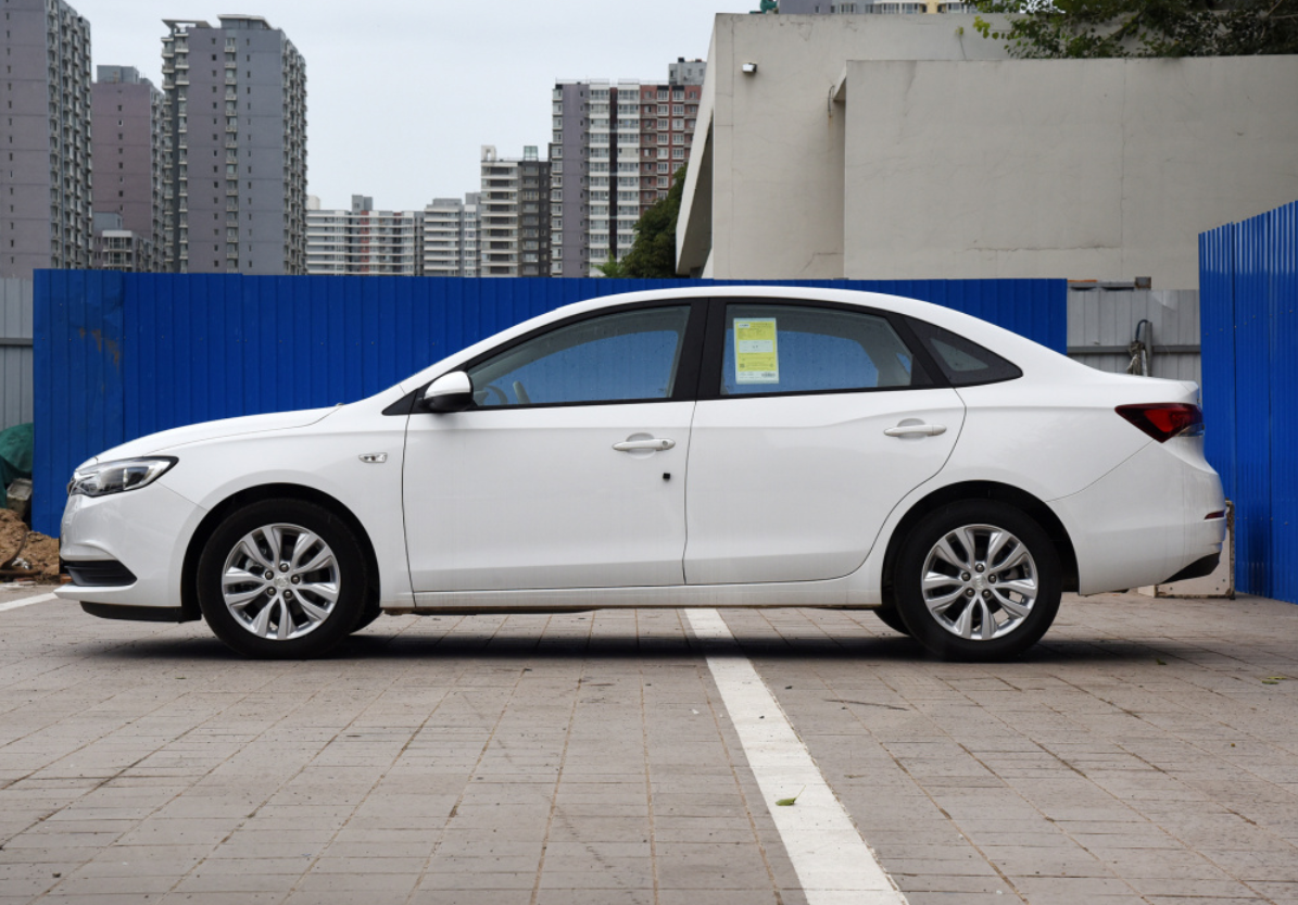 2021新款别克英朗，外形硬朗，5.9L很省油