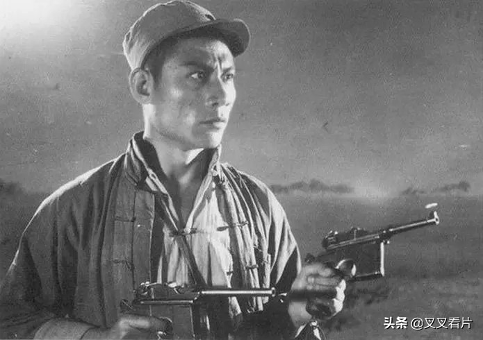 从潘长江的《举起手来》到“手撕鬼子”，浅谈“抗日神剧”70年
