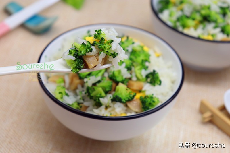期末考了，給孩子做蛋炒飯時用四種食材，潤而不膩，孩子很喜歡吃