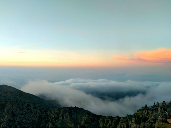 来陕西必去的两座山，一座是华山，另一座是我国大陆东部第一高峰