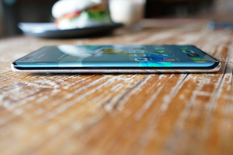 妥协？终于知道为什么很多原来想买Mate40Pro的人，却买了P40Pro