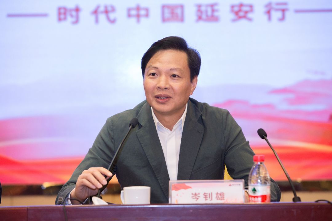 广东佛山地产大亨：白手起家创业，身价百亿积极做慈善