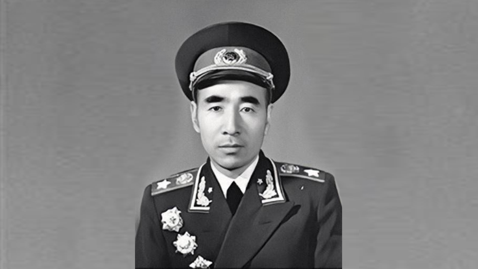 林彪与陈赓激烈相争，中央一封电报下决断，支