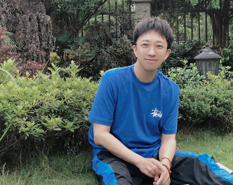 于正发文为杨蓉庆生，评论区翻牌网友，“黑粉”言论引战热巴躺枪