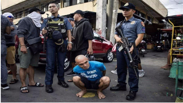 菲律宾又变脸了！刚宣布与美国保持距离，转身就送上武器订单