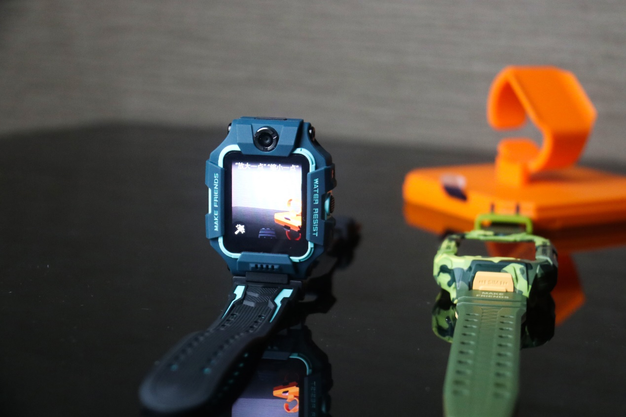 儿童电话手表两大巅峰力作比拼？王者之师，火力全开