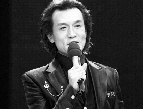 18年，做完最后一次化疗，李咏拉着哈文的手：别把我的遗体运回国