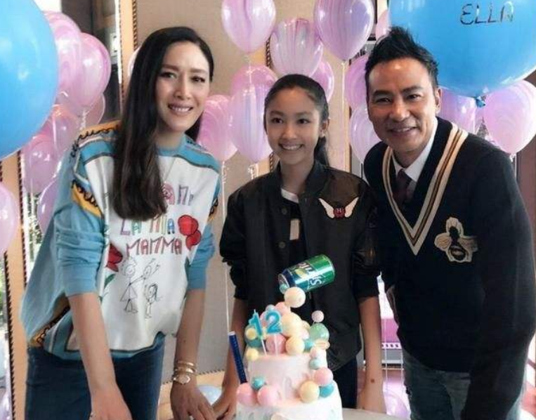 任達華女兒“發育過猛”，15歲身高180，逆天長腿不輸超模們