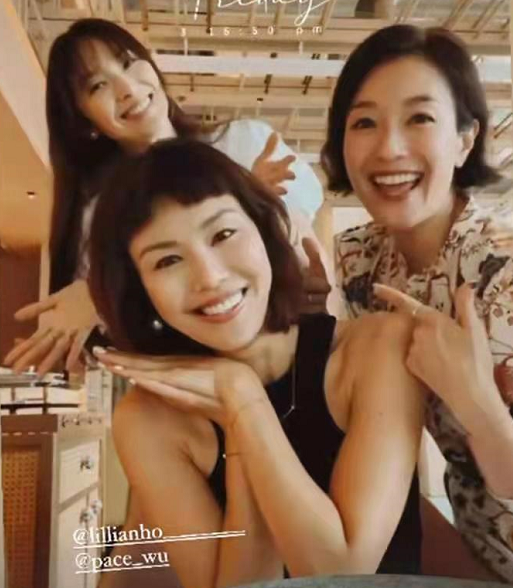 41岁吴佩慈近况曝光，懒理纪晓波公司风波，与豪门阔太聚会心情好