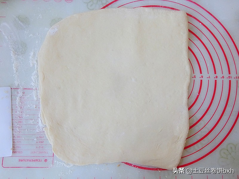 花生米的新吃法，用平底鍋做成小麵點，口口留香，老少都愛