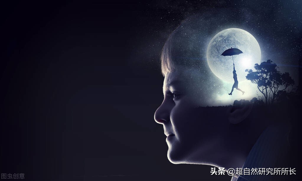 一位法國老人的外星之旅，帶回了一切未解之謎的終極答案