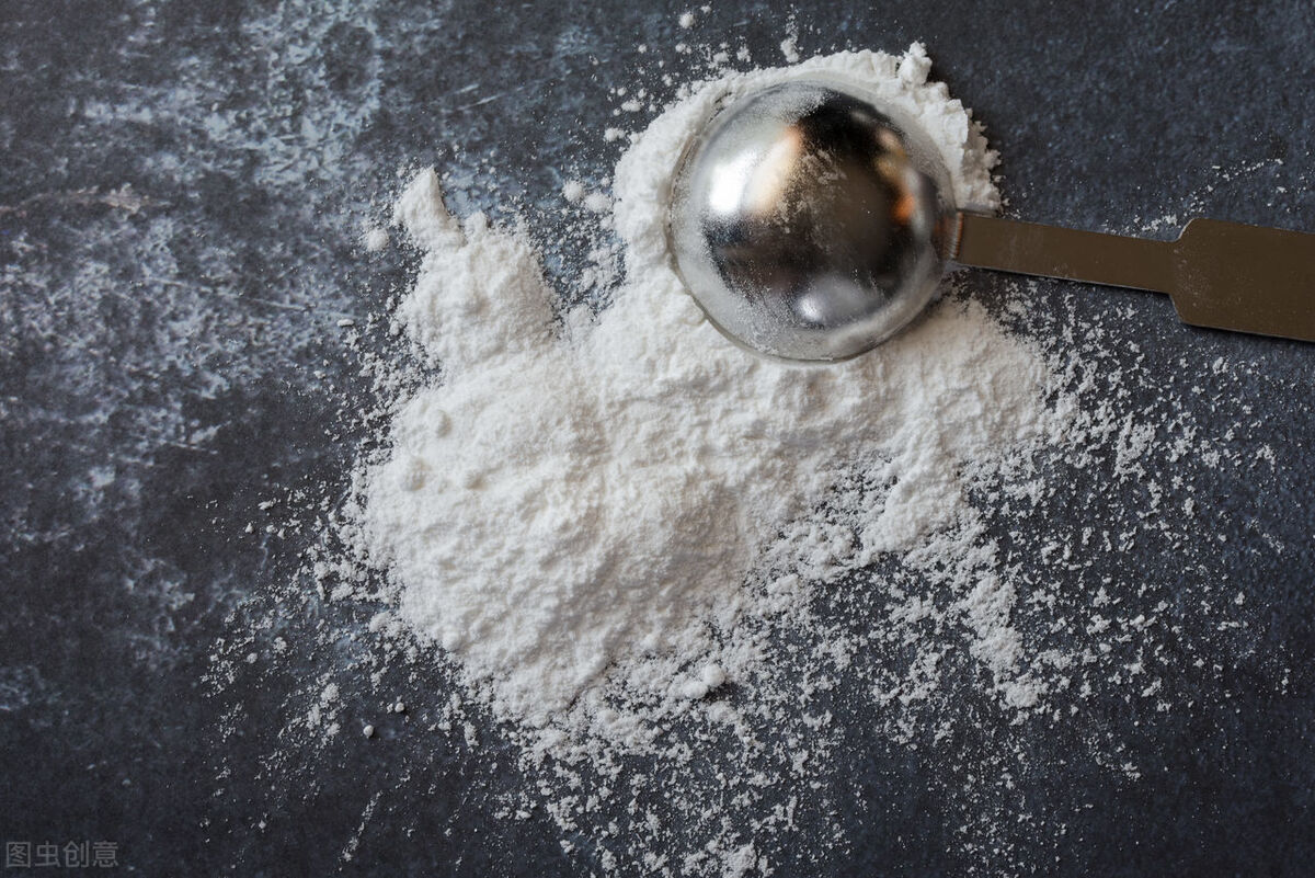 What are the advantages and disadvantages of yeast, baking soda, baking