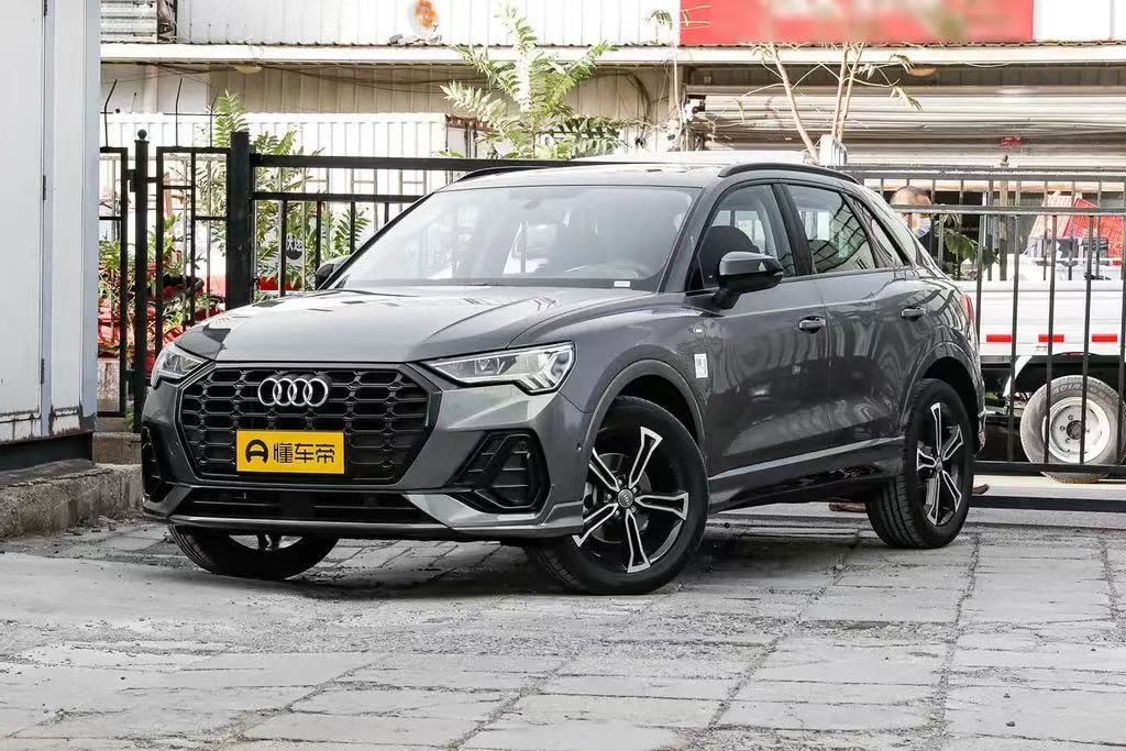 What should I do if the rear air conditioner of Audi Q3 does not come