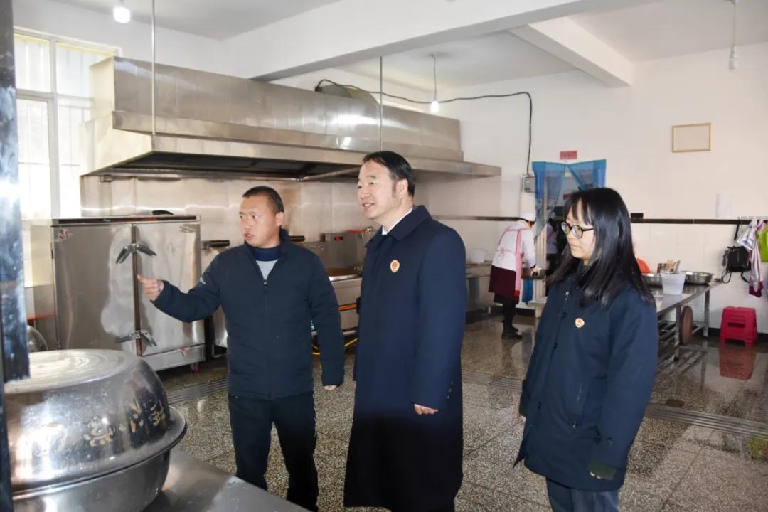 宣威检察官寒假前的叮嘱：一起学习法律吧！