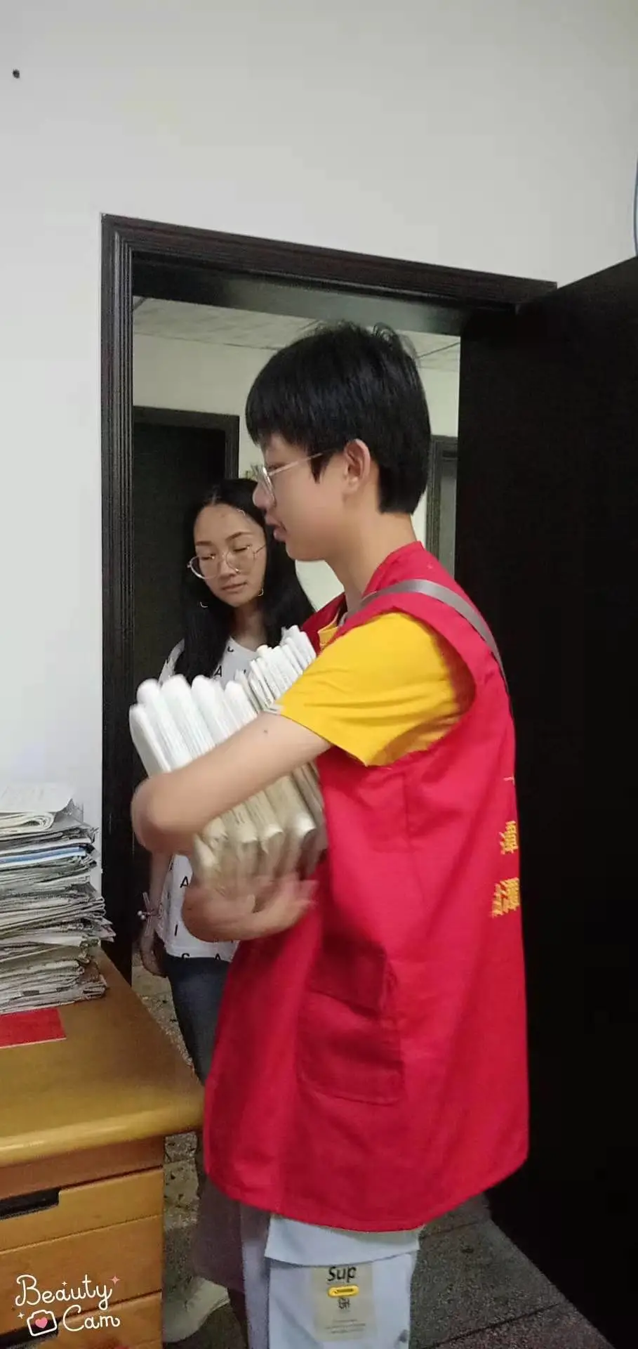 “一张纸献爱心”行动走进湘潭市第十一中学