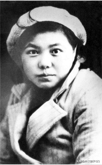 卓琳:邓小平夫人，出生巨商之家，青年奔赴抗日