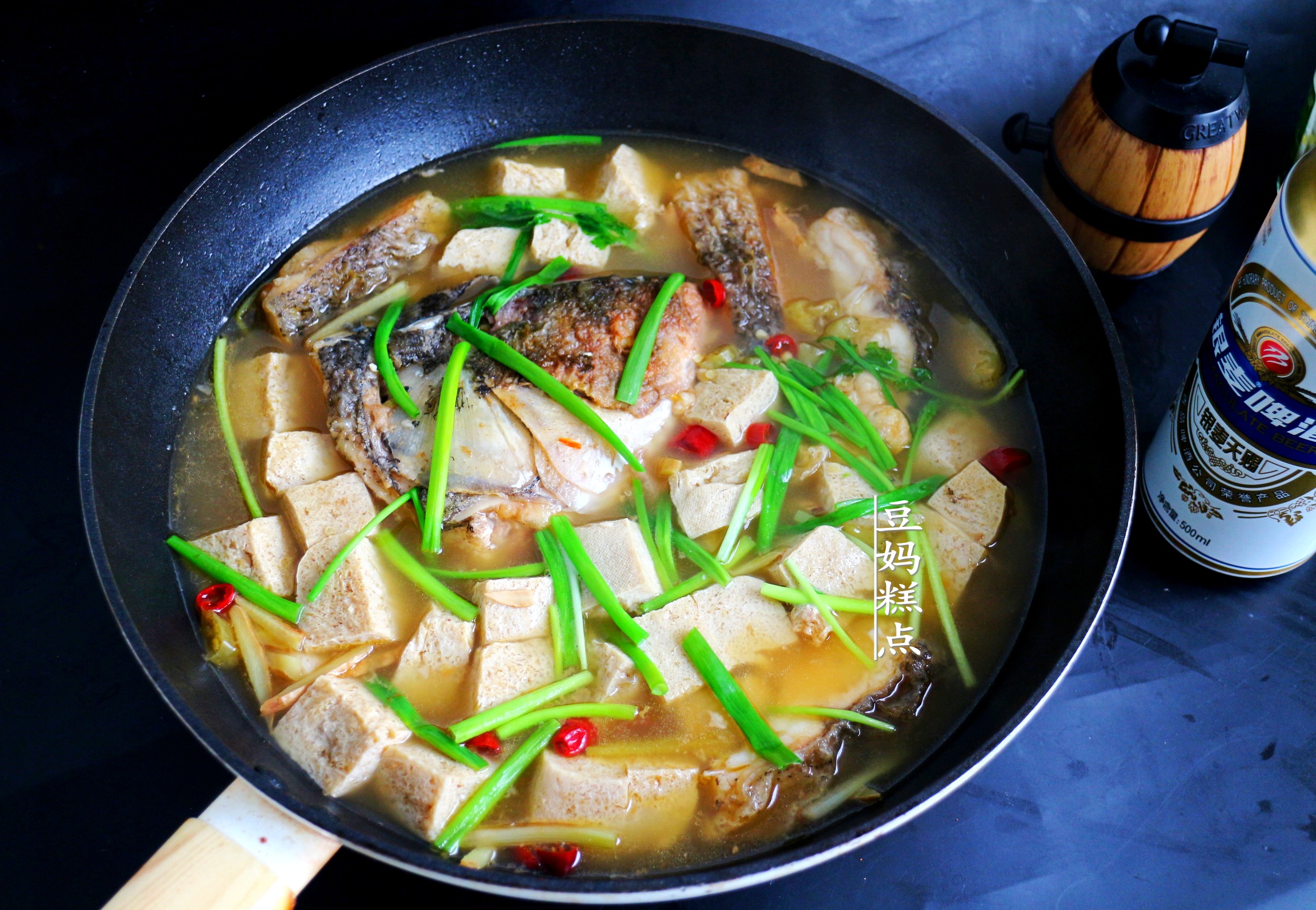 天越冷，我越喜歡這樣吃豆腐，隨便一燉，入口爆汁