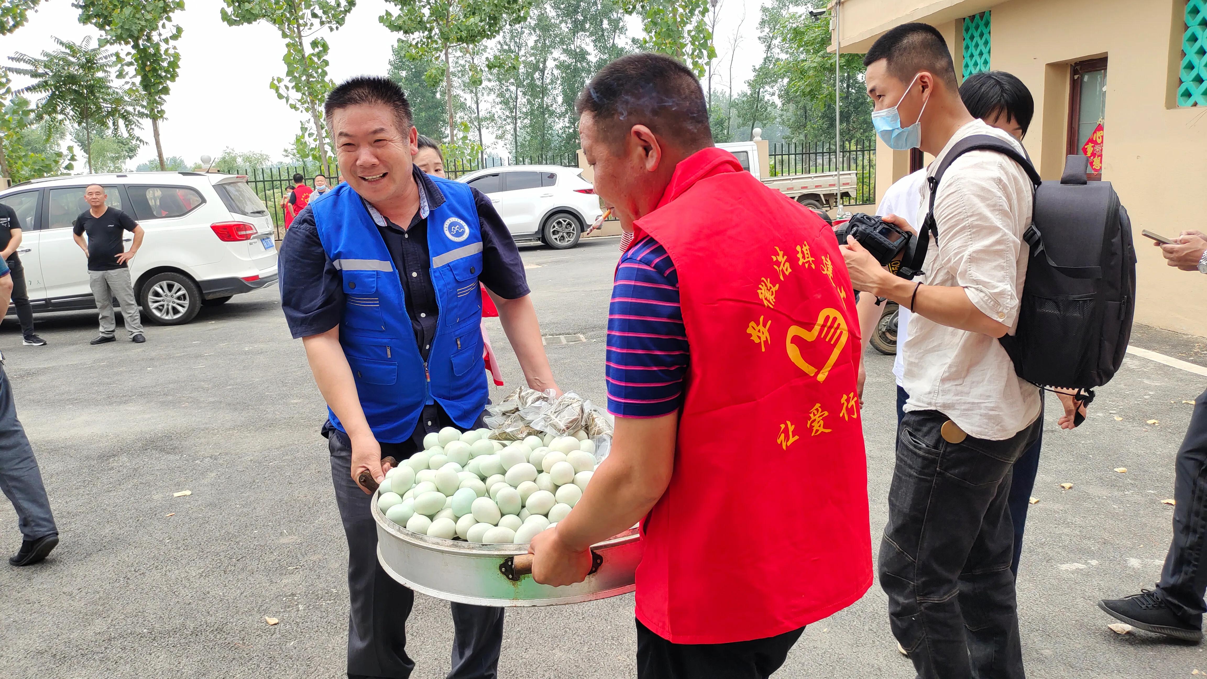 阜阳开展“情系端午节 爱在敬老院”走访慰问活动