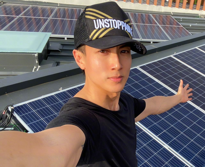 明星基因就服吴尊，女儿甜美可爱不说，儿子五官像是复制粘贴