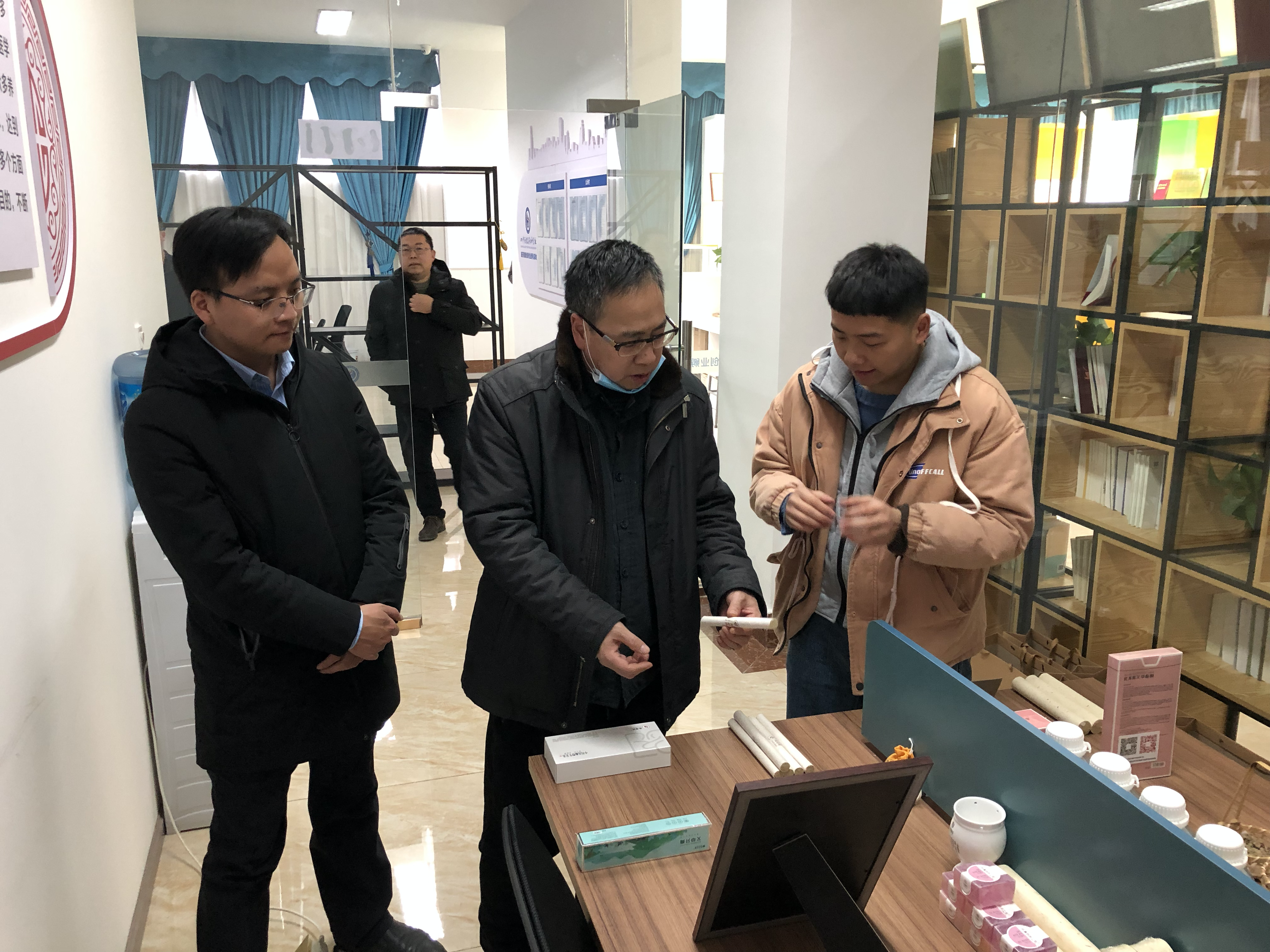 四川中医药高专创建市级创业孵化基地通过专家组验收
