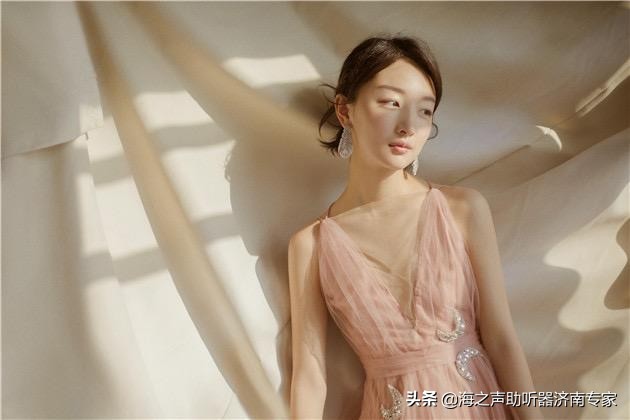 一步步变美的女孩子们：石原里美研究妆发，周冬雨的逆袭好惊人