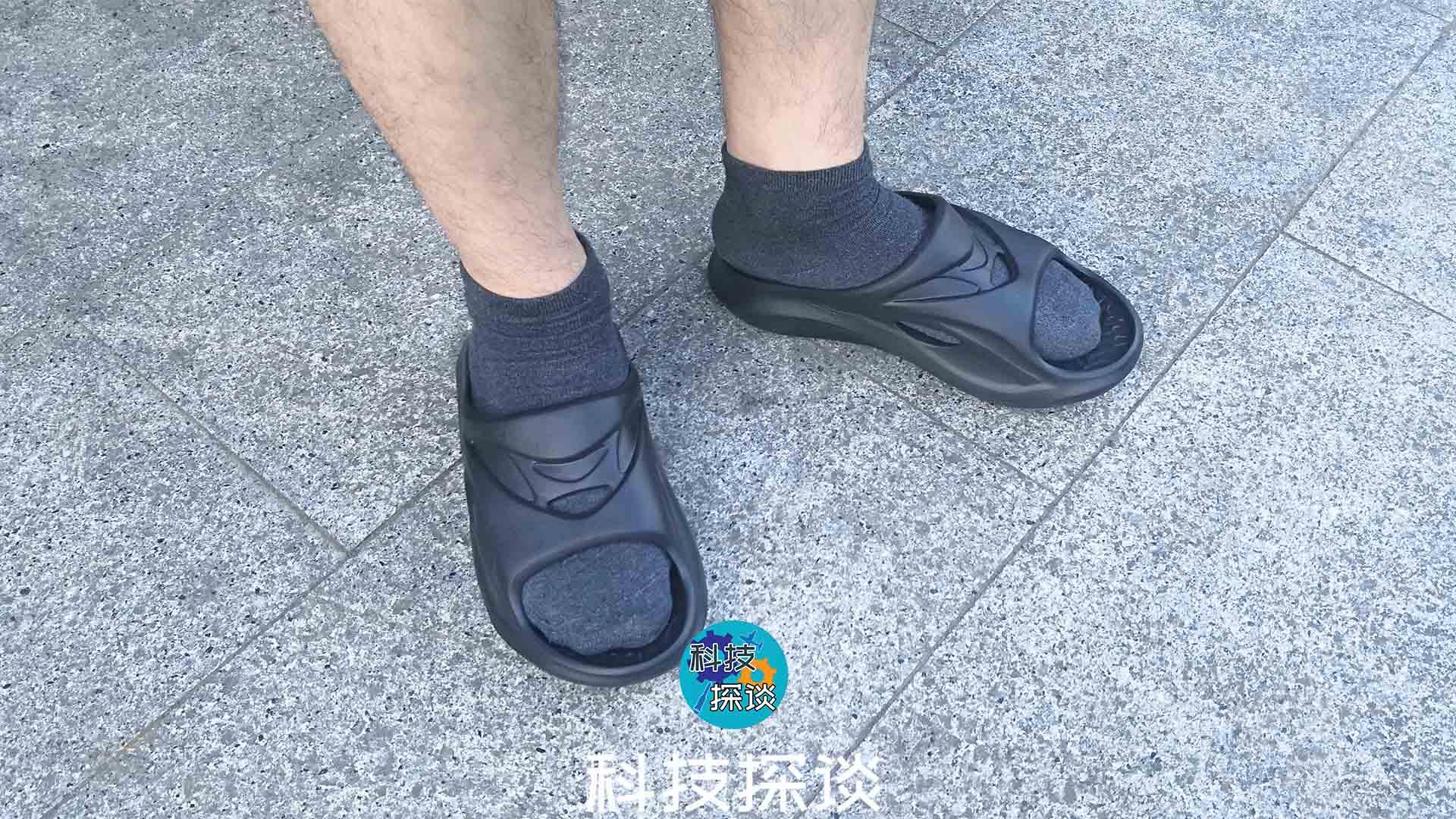 踩屎感加倍的拖鞋，还能穿上跑步，尝鲜咕咚运动舒缓拖鞋